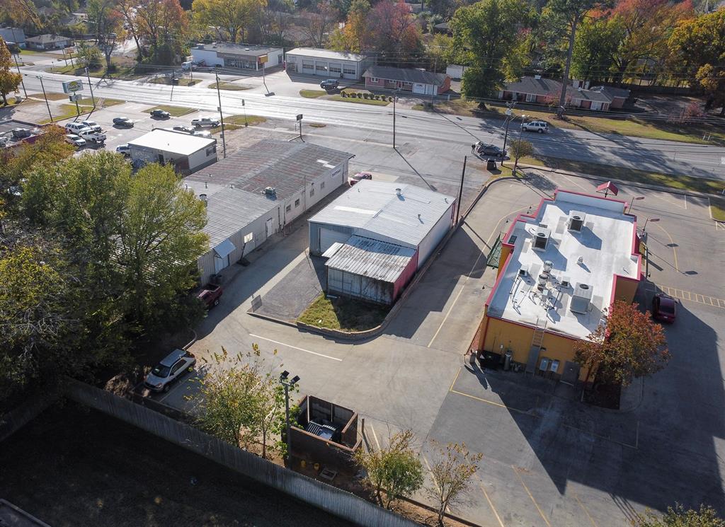 WILLOW RUN - Commercial Lease