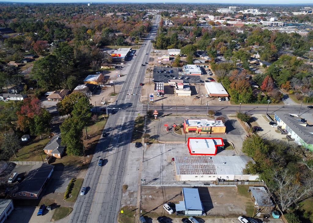 WILLOW RUN - Commercial Lease