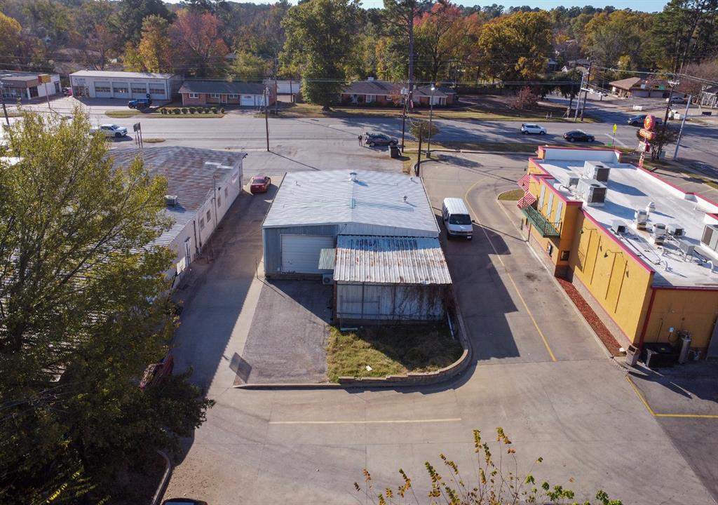 WILLOW RUN - Commercial Lease