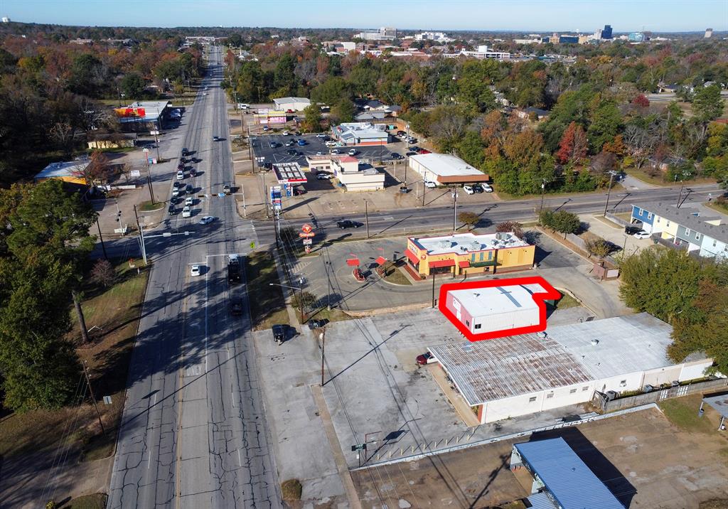 WILLOW RUN - Commercial Lease