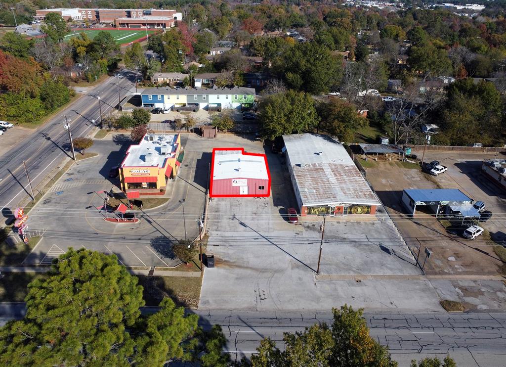 WILLOW RUN - Commercial Lease