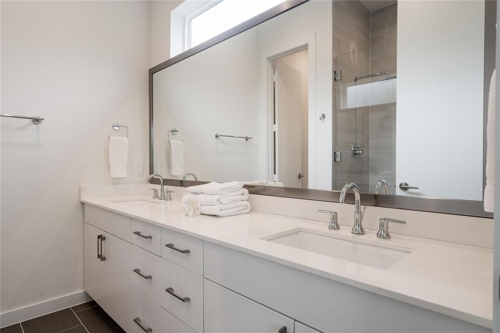 ROUTH TOWNHOMES PH I - Residential Lease