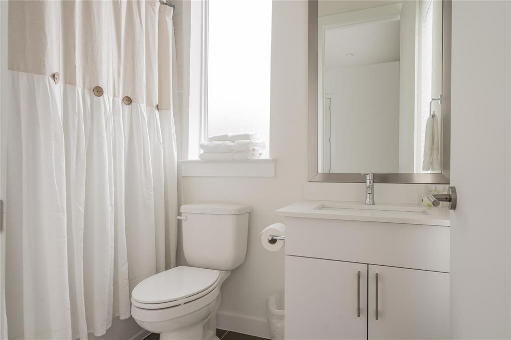 ROUTH TOWNHOMES PH I - Residential Lease