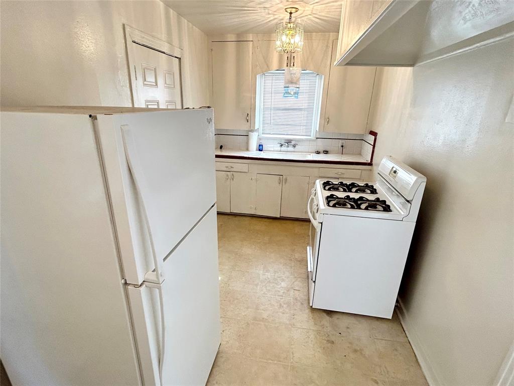 2824 W Caperton Street