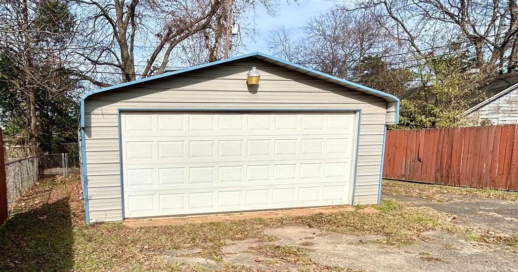 2824 W Caperton Street