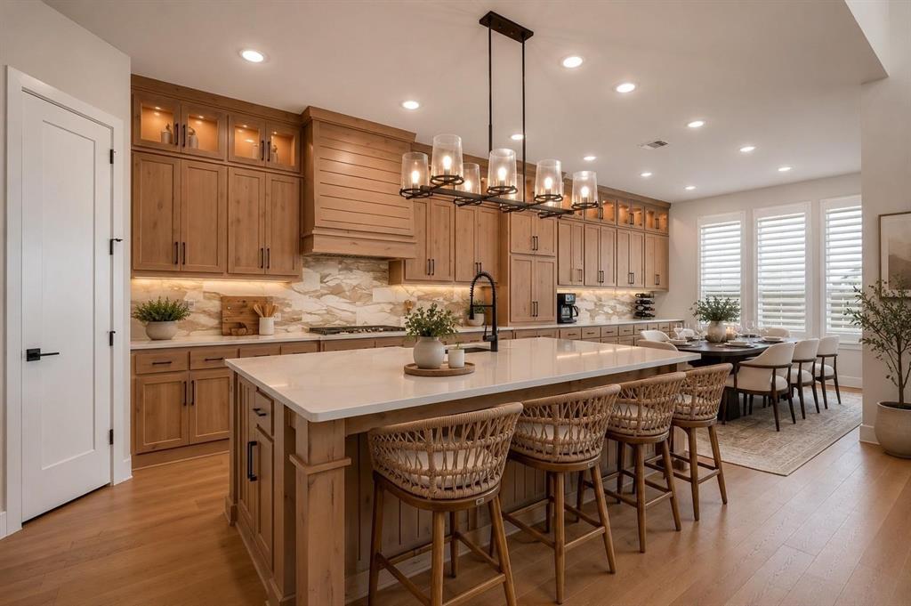 925 Shady Oaks Drive