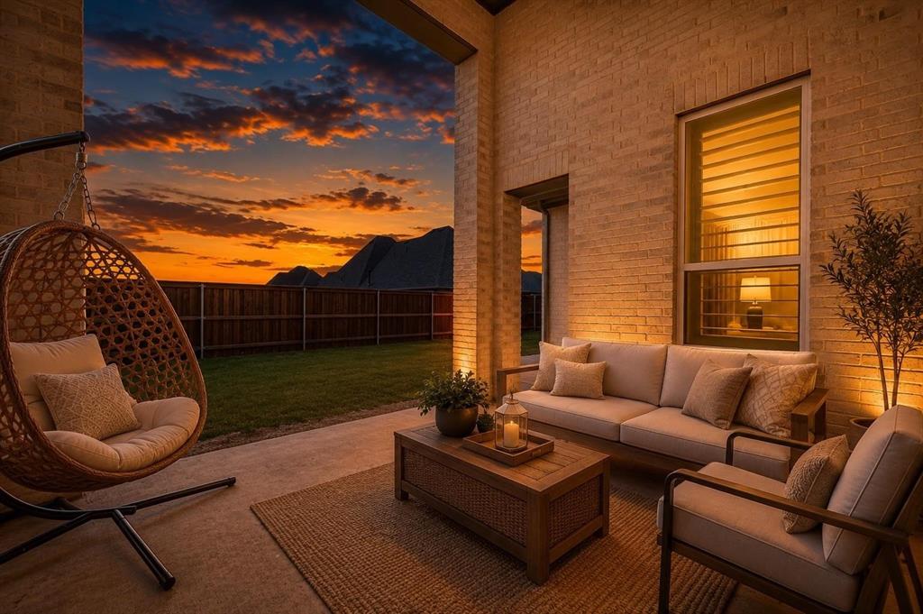 925 Shady Oaks Drive
