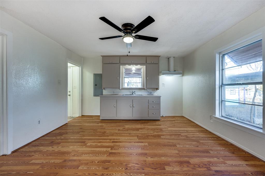 Mills Mrs E W Add - Residential