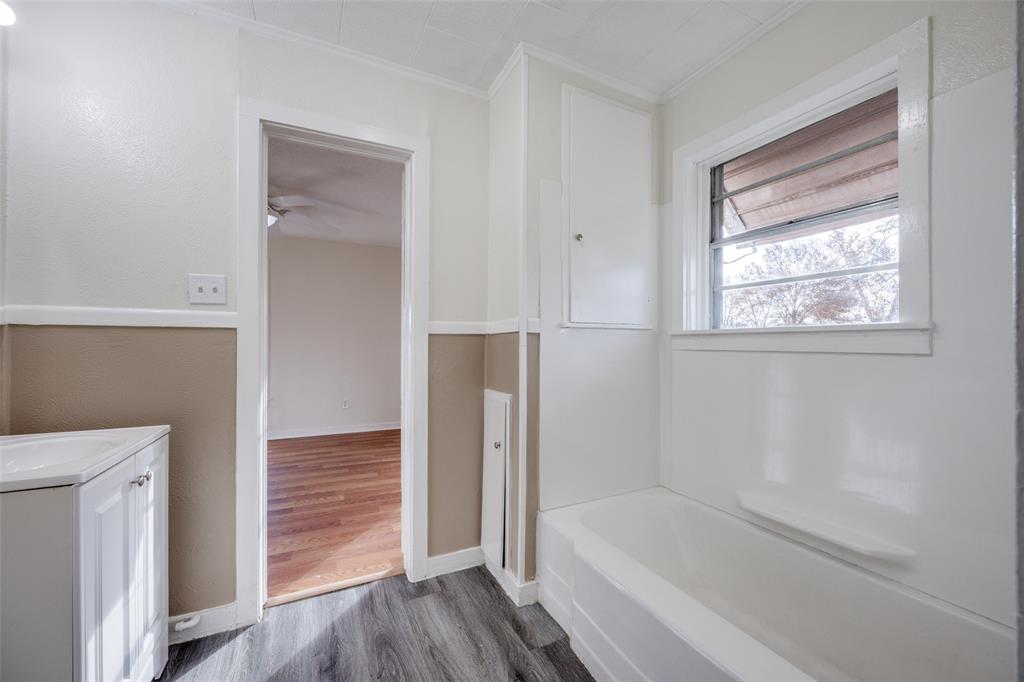 Mills Mrs E W Add - Residential