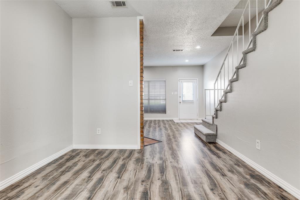 Carriagehouse Village-Victoria Place - Residential