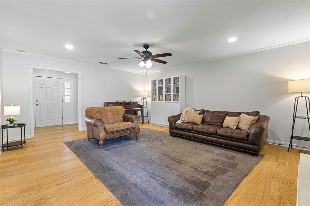 5705 Woodhollow Drive