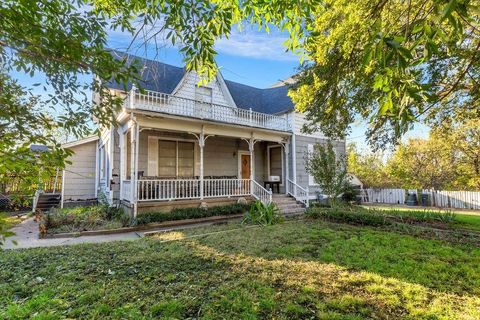Photo of 808 S Austin Street, Sherman, TX 75090 (MLS # 21172677)