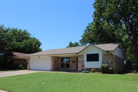Photo of 418 Lexington, Richardson, TX 75080 (MLS # 21420496)