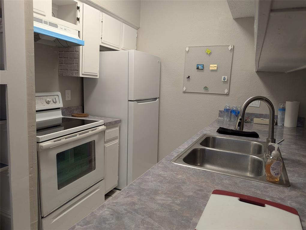 Holly Oaks Twnhms - Residential