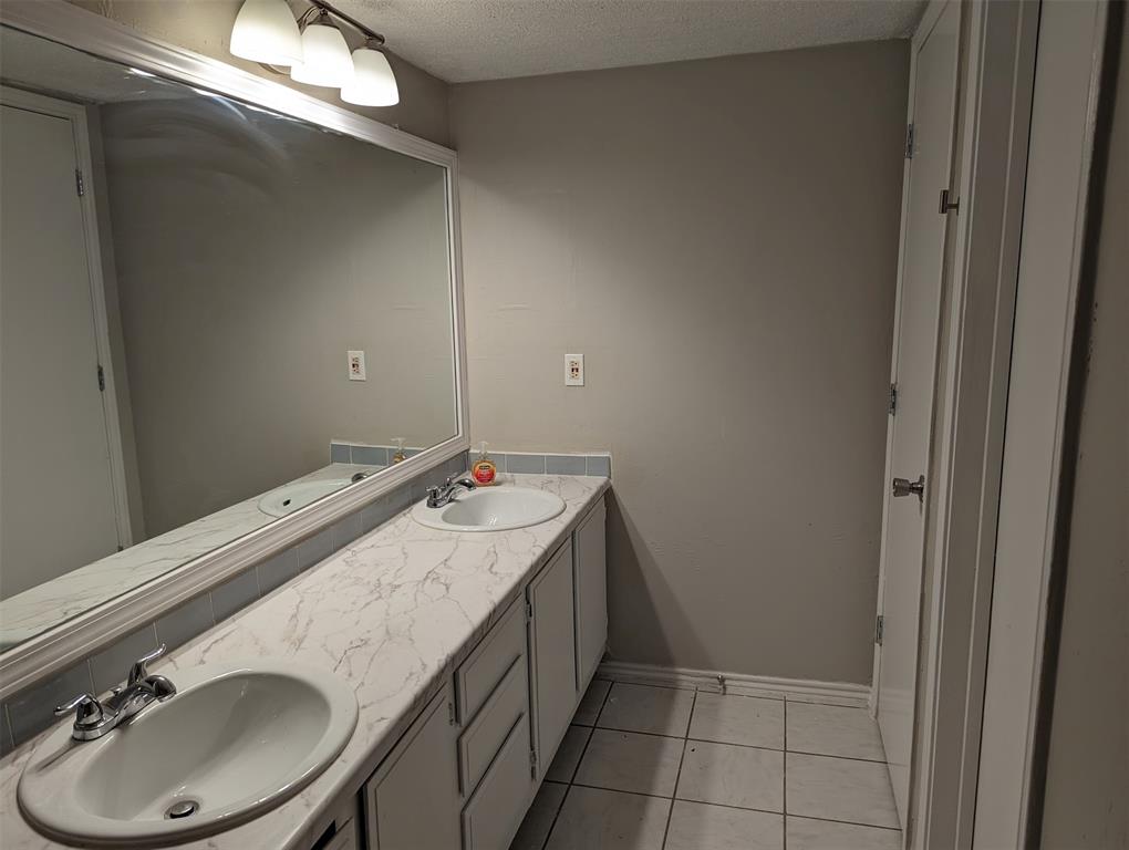 Holly Oaks Twnhms - Residential