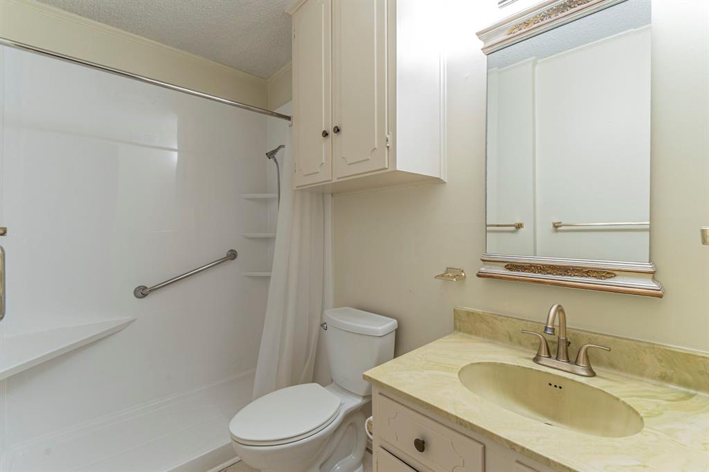 Wingate Terrace Twnhms Condo - Residential