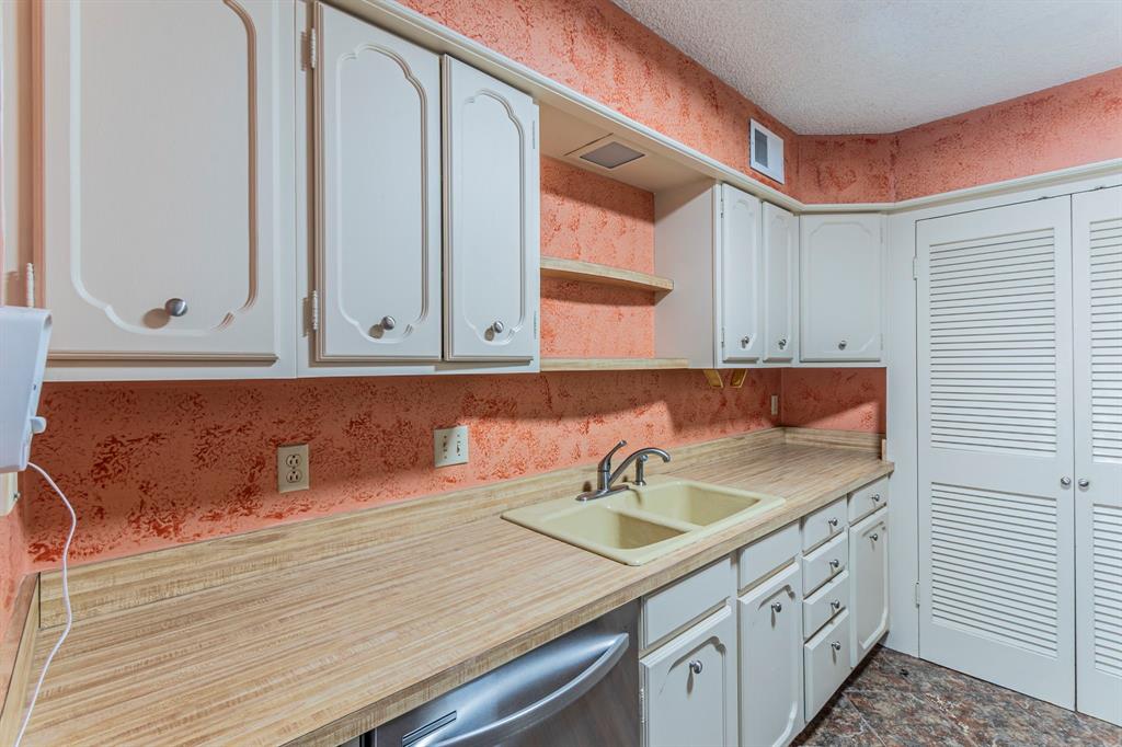 Wingate Terrace Twnhms Condo - Residential