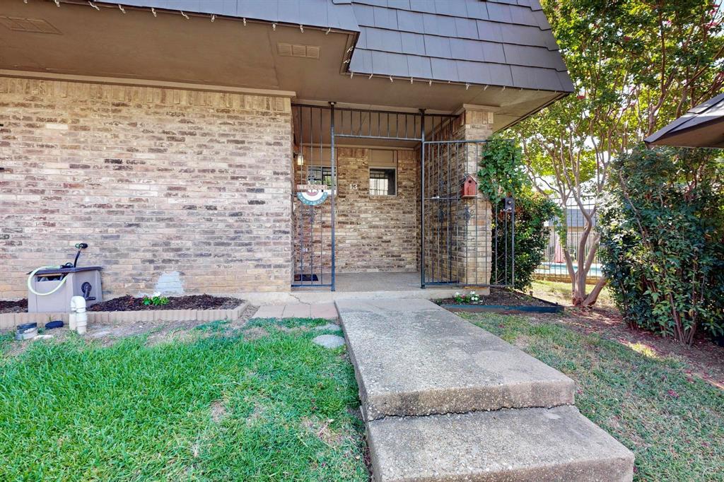 207 E Harwood Road 13