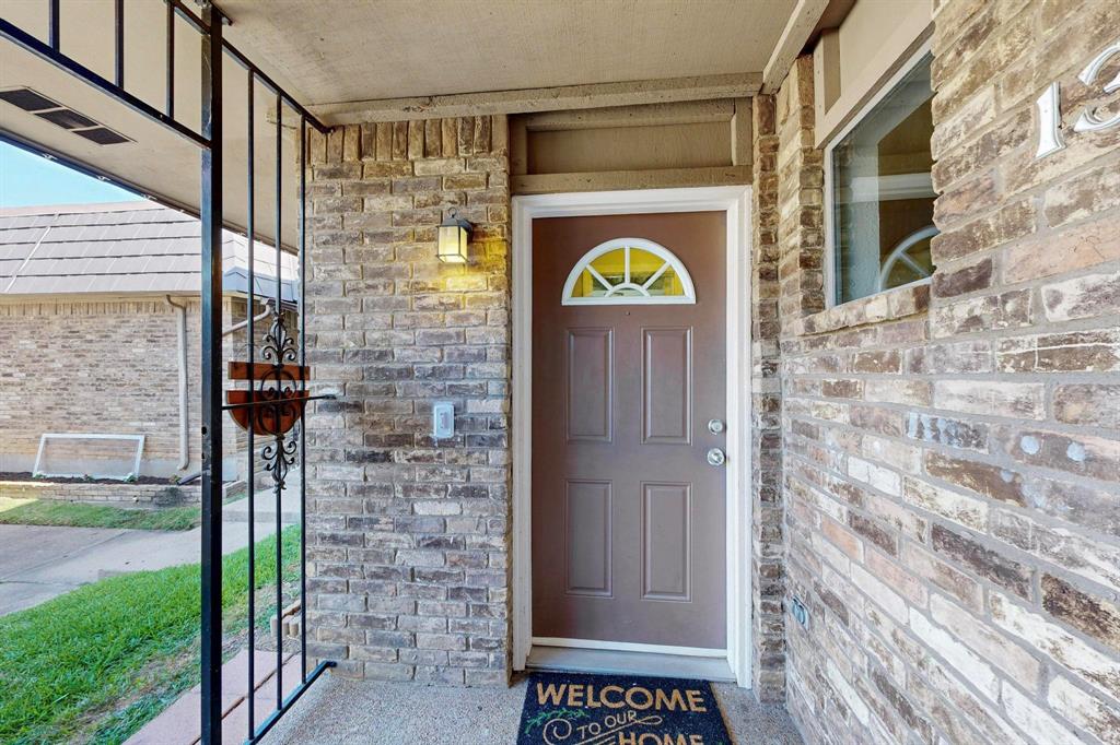 207 E Harwood Road 13