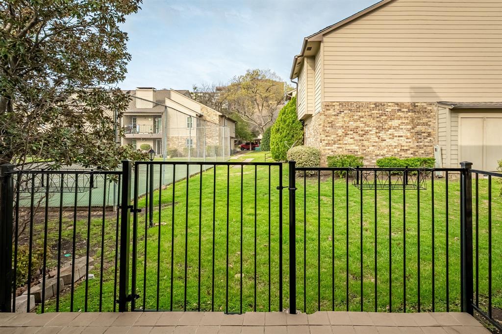 Prestonwood Green Condos - Residential