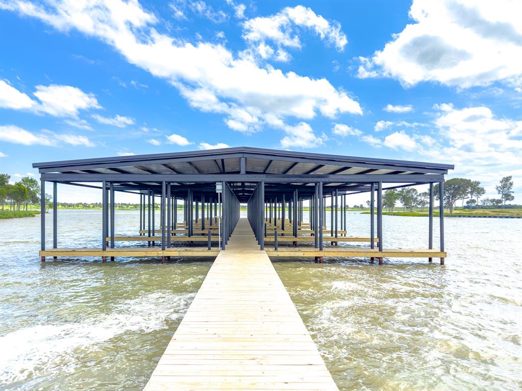 Waterfront Club - Land