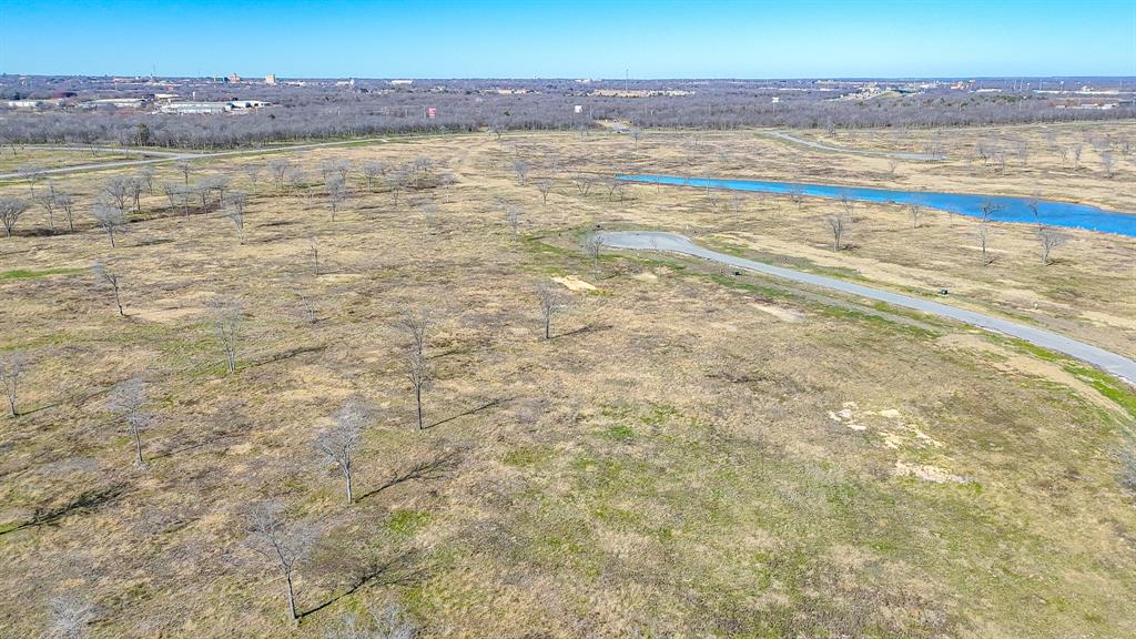 Waterfront Club - Land