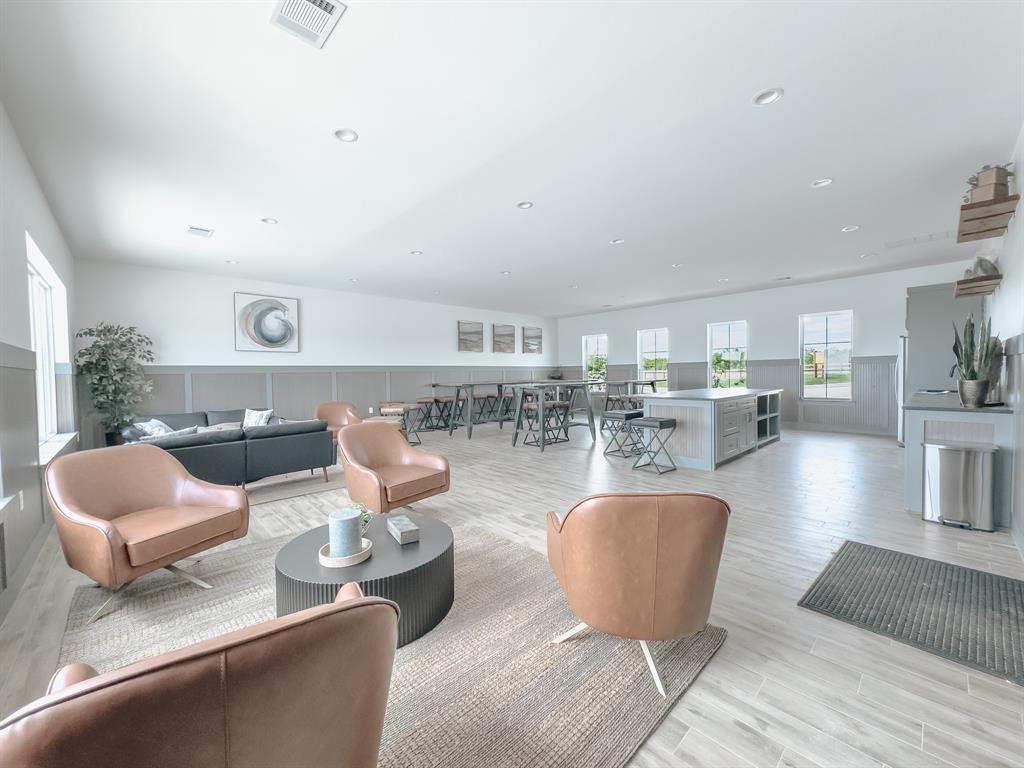 Waterfront Club - Land