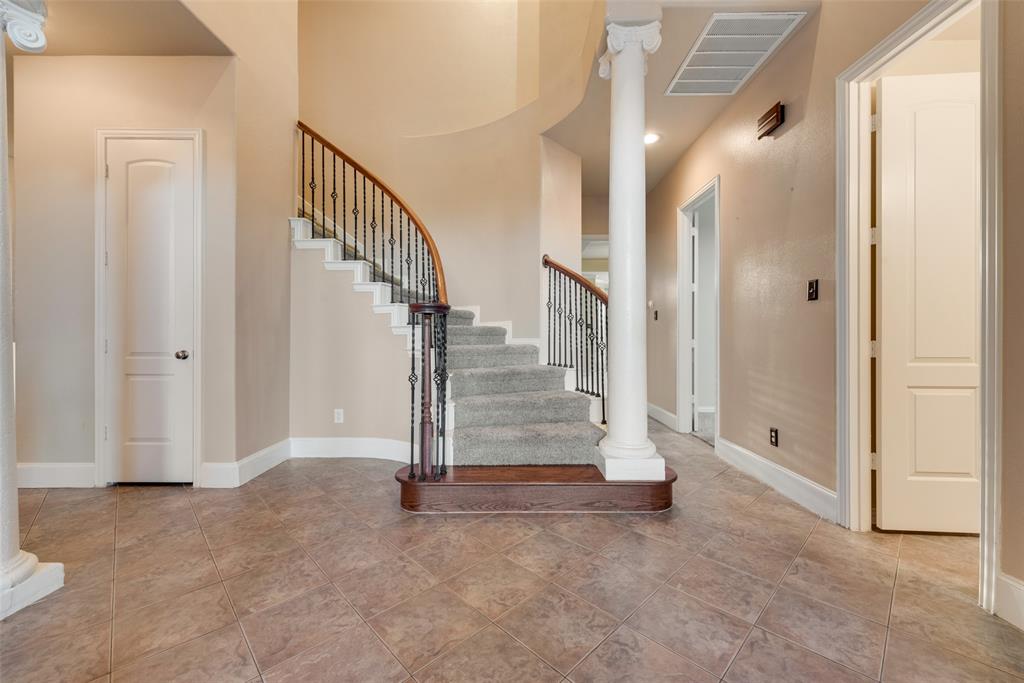 132 Silver Rose Boulevard