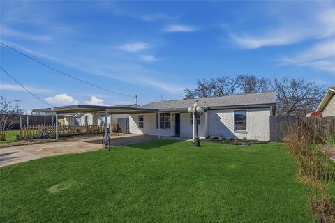 228 Kay Lane Saginaw TX 76179