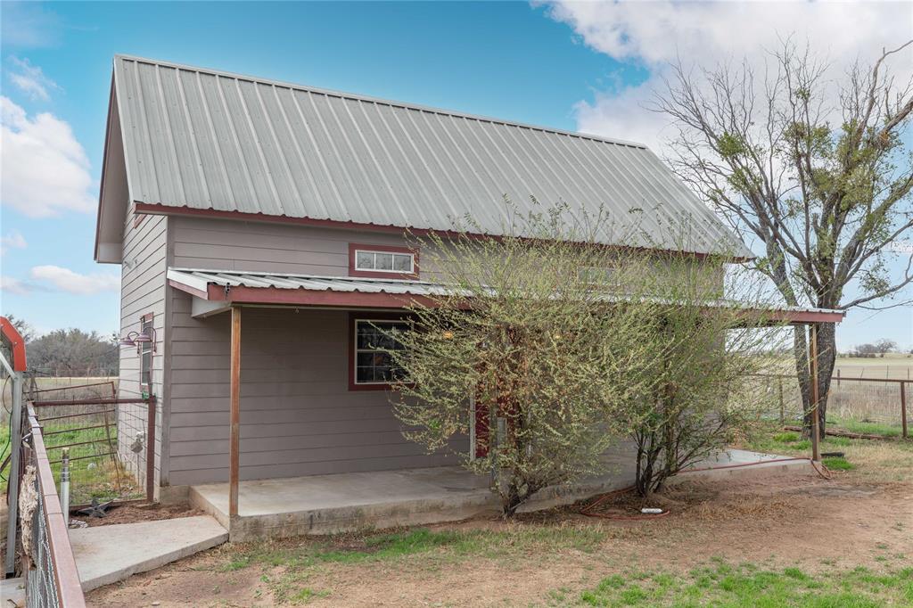 Parkinson, Acres 9.4 - Residential