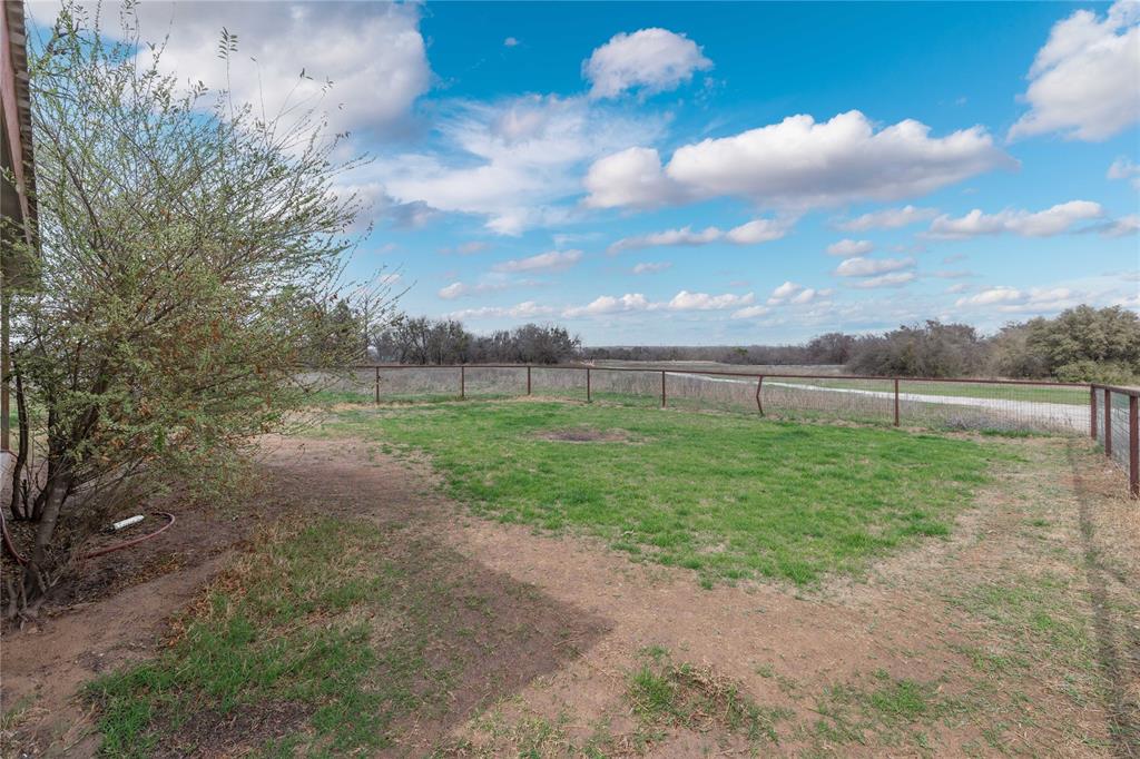 Parkinson, Acres 9.4 - Residential