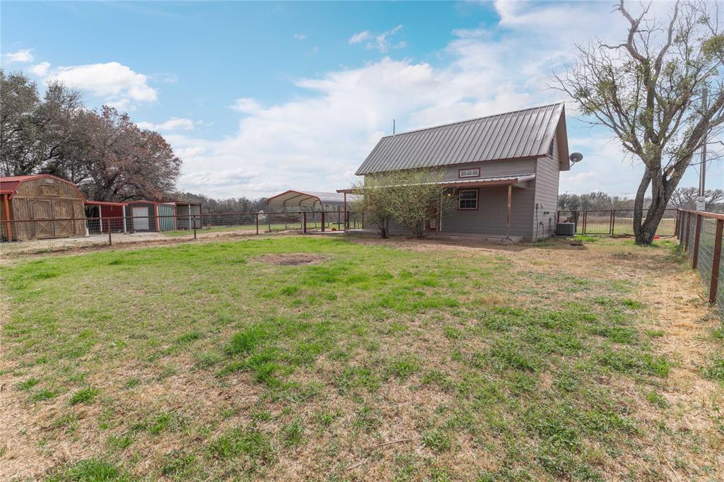 Parkinson, Acres 9.4 - Residential