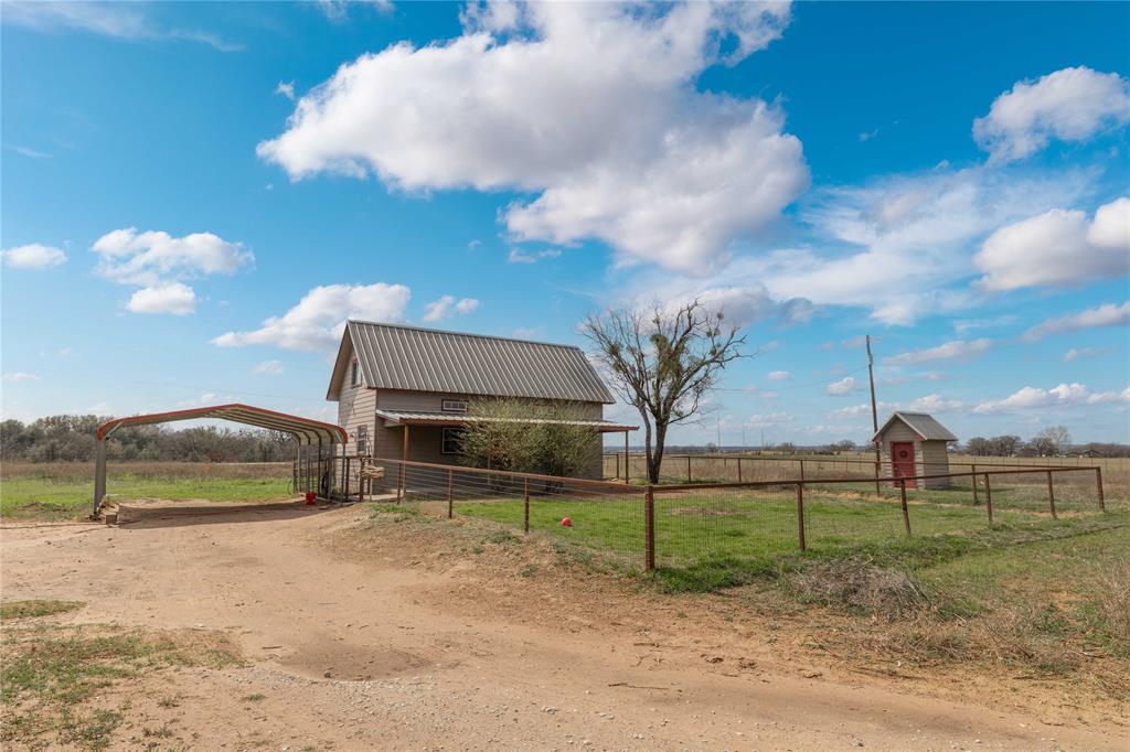 Parkinson, Acres 9.4 - Residential