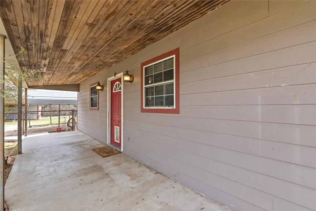 Parkinson, Acres 9.4 - Residential