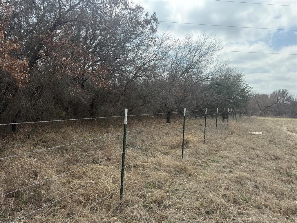 Parkinson, Acres 9.4 - Residential