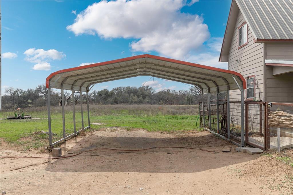 Parkinson, Acres 9.4 - Residential