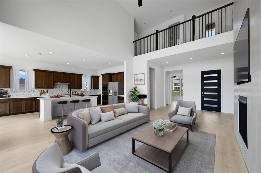2412 Cottonwood Manor