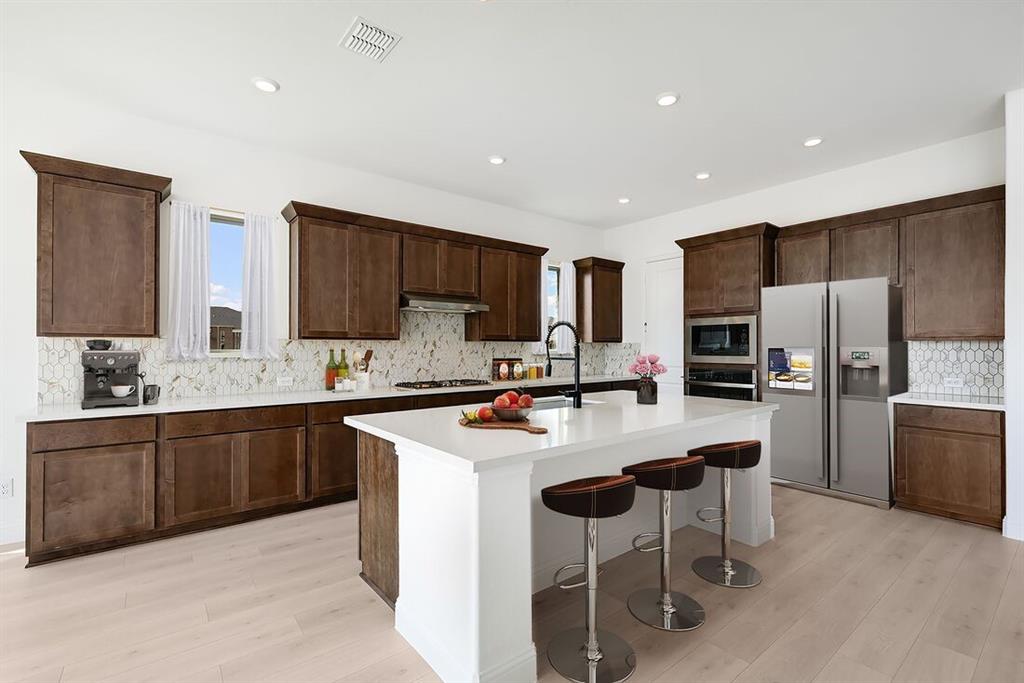 2412 Cottonwood Manor