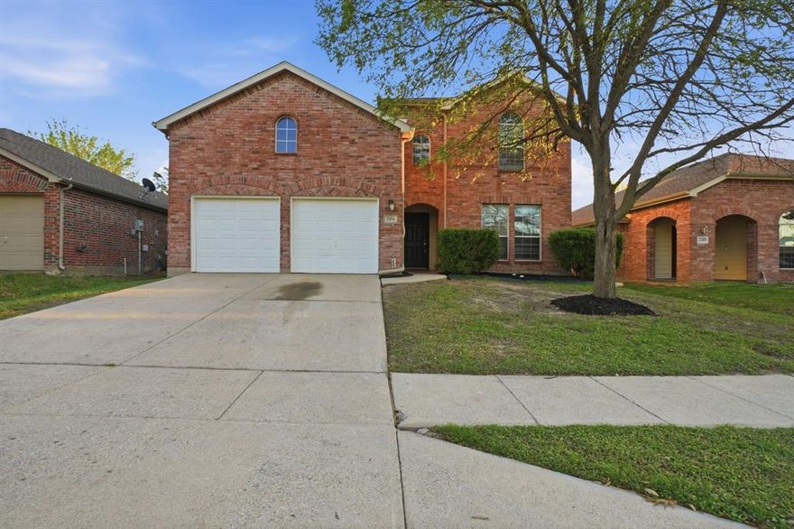Welcome to this inviting home located in The Falls community in Anna, offering a comfortable and functional layout designed for both everyday living and entertaining. The interior features a welcoming living space that flows naturally into the dining and kitchen areas, creating an ideal setting for gatherings and daily routines. The bedrooms provide relaxing retreats, while the outdoor space offers room to enjoy fresh air, gardening, or hosting weekend get-togethers. Residents of the community enjoy access to neighborhood amenities including a pool, playground, and green spaces. Conveniently situated near local shopping, dining, parks, and major roadways, this home provides easy access to McKinney and surrounding North Texas areas while maintaining the charm of a residential neighborhood.