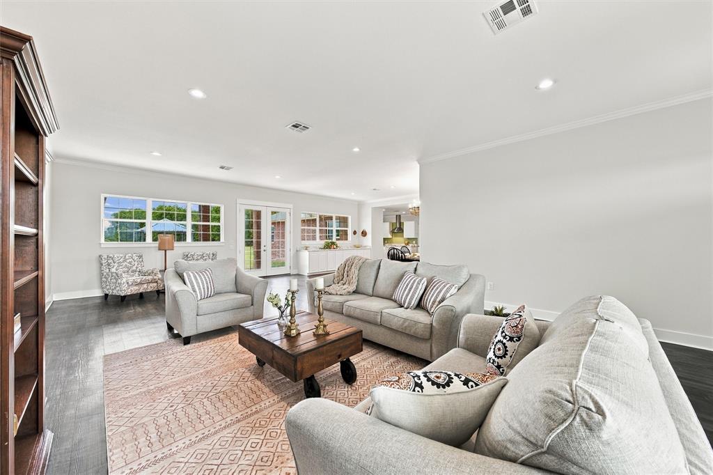 4948 Woodlawn Drive