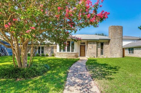 Photo of 2301 Newcastle Circle, Plano, TX 75075 (MLS # 21254982)