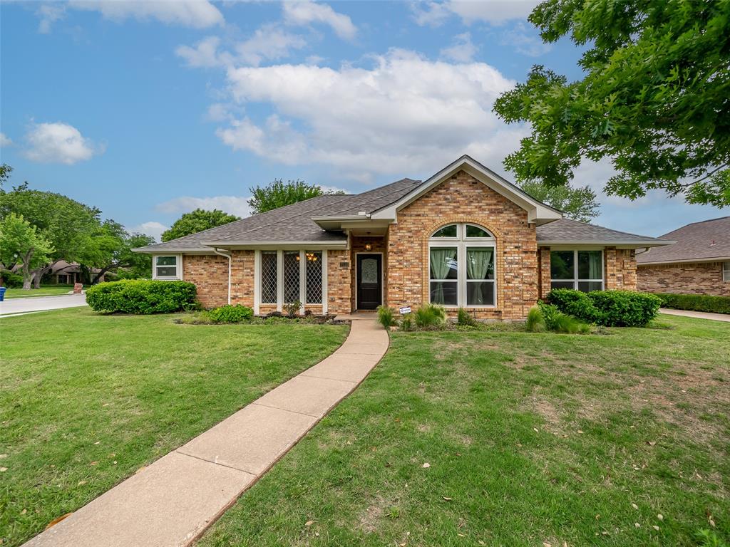 2516 Pepper Tree Circle