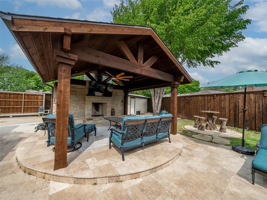 2516 Pepper Tree Circle
