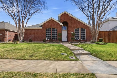 Photo of 807 Kathryn Drive, Lewisville, TX 75067 (MLS # 21196793)