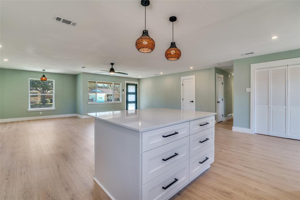 Cloverdale 05 - Residential