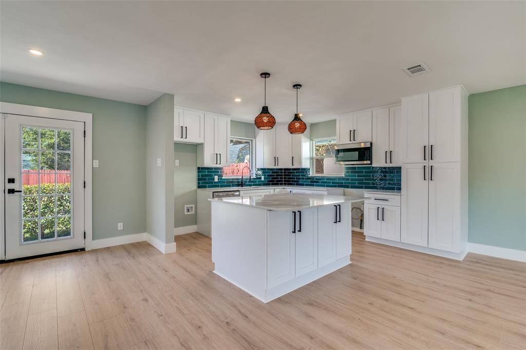 Cloverdale 05 - Residential