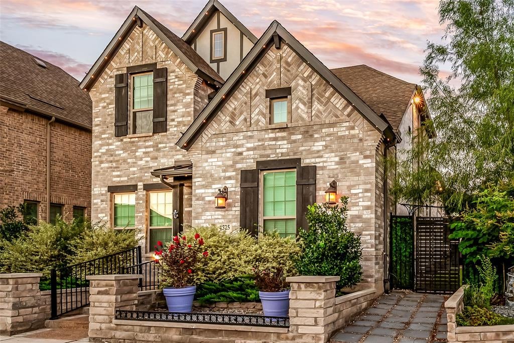 4325 Smokey Quartz Lane