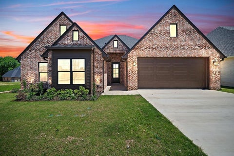 Photo of 15073 Tilley Springs Cove, Tyler, TX 75703 (MLS # 21409391)