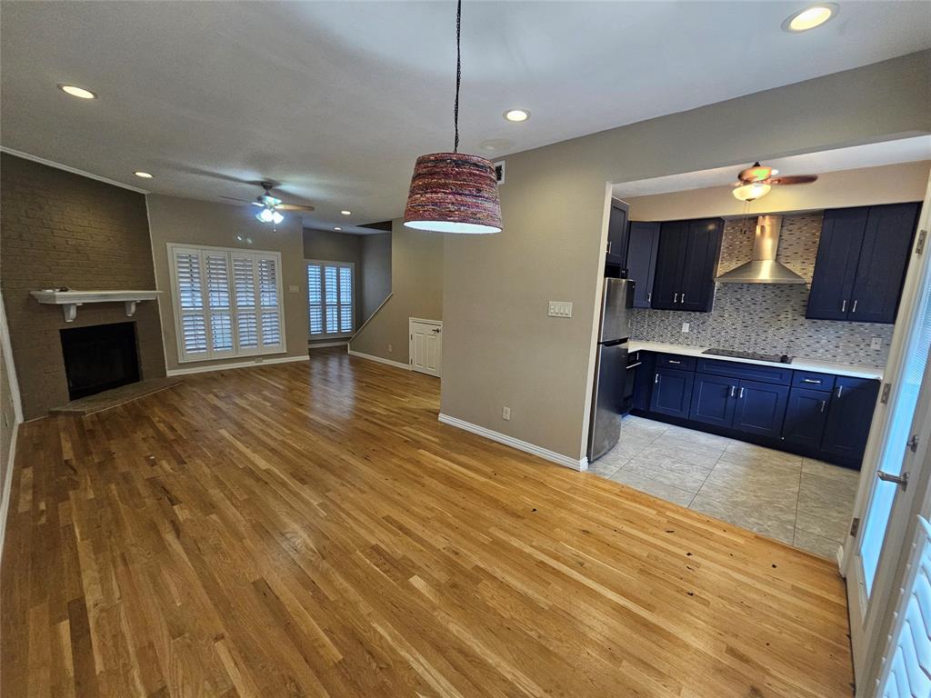Glen Oaks Twnhms Condo - Residential