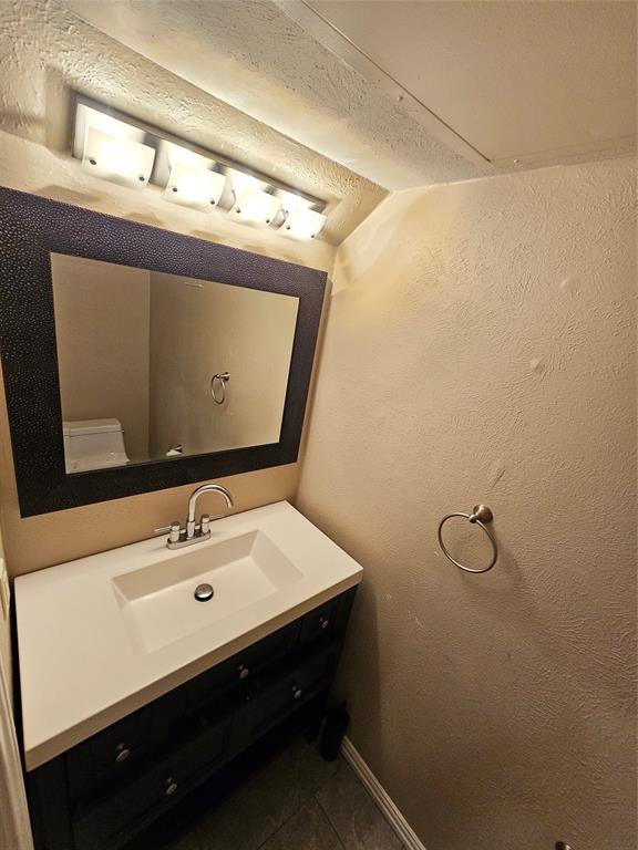 9910 Royal Lane 1204